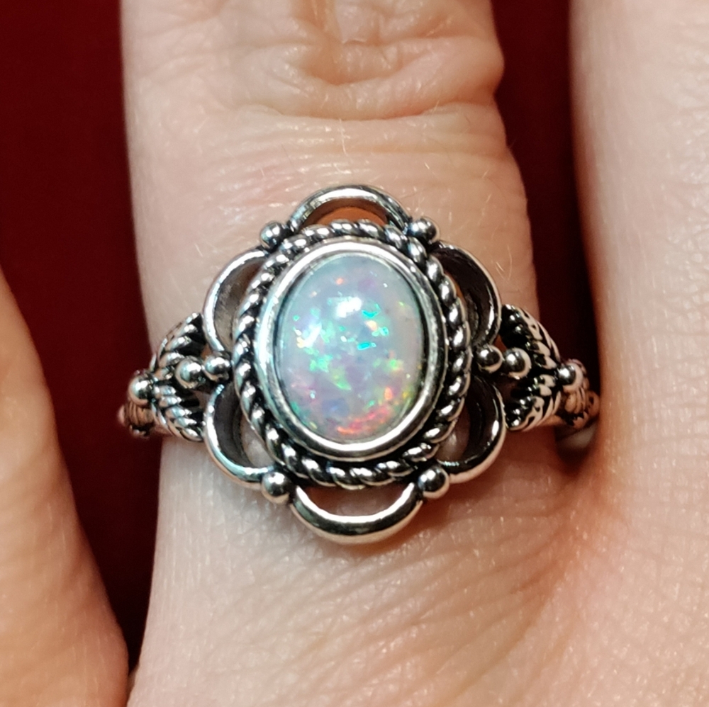 NEW Elegant Vintage Style Silver Imitation Opal Ring